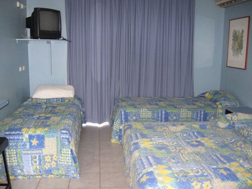 Family bedroom, Asti Motel